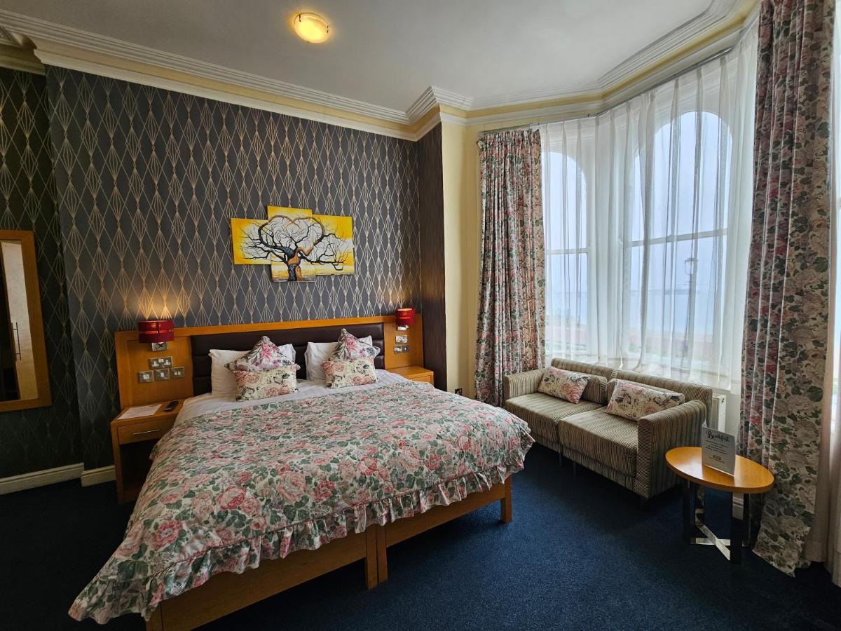 ไอริส โฮเต็ล Hotel ลันดิดโน ภายนอก รูปภาพ