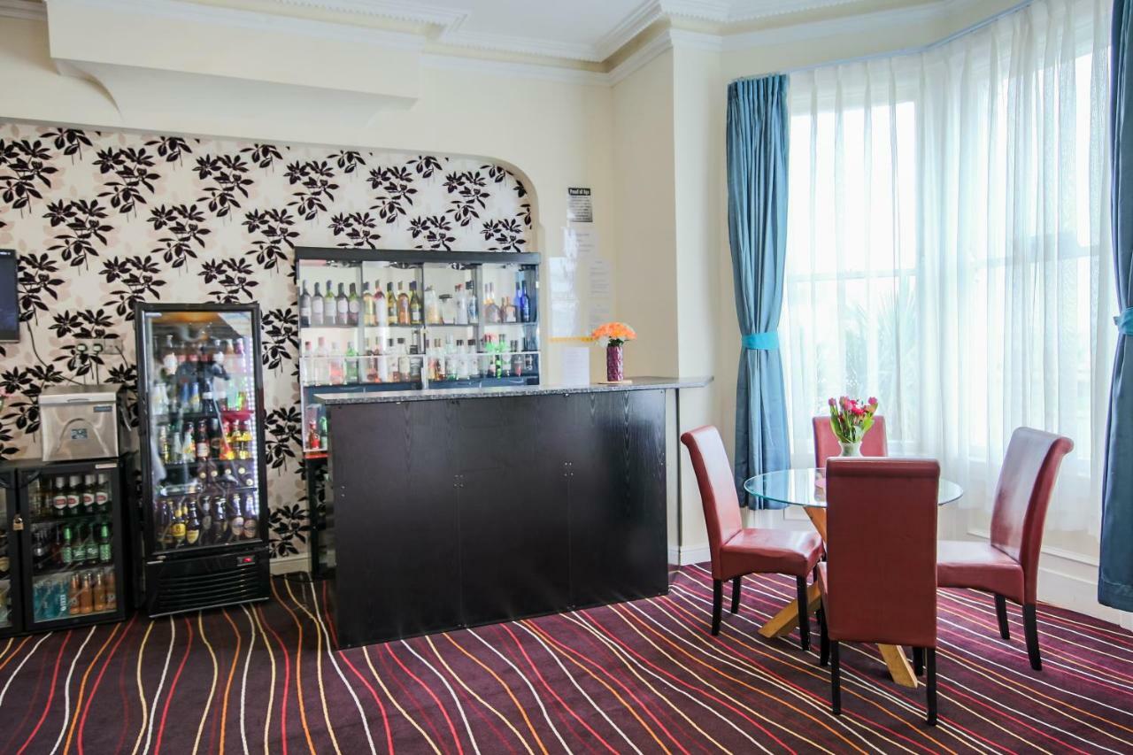 ไอริส โฮเต็ล Hotel ลันดิดโน ภายนอก รูปภาพ